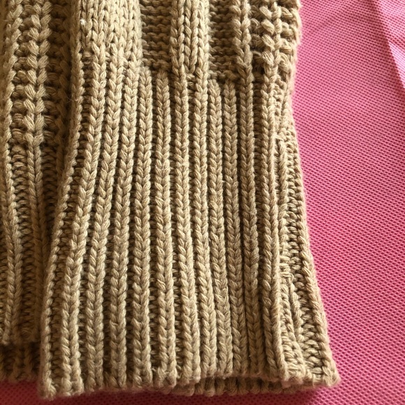 Beige sweater - Picture 4 of 7